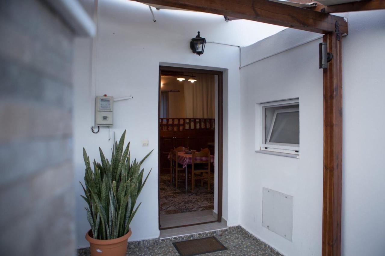 Grandmother'S House Apartment Psinthos Bagian luar foto